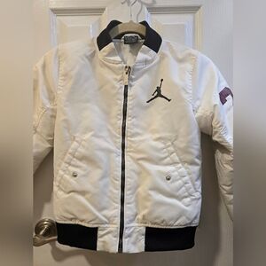 Jordan Boy's white bomber puffer jacket size S